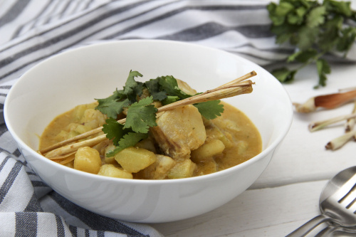 Карри из трески с кокосовым молоком и овощами
